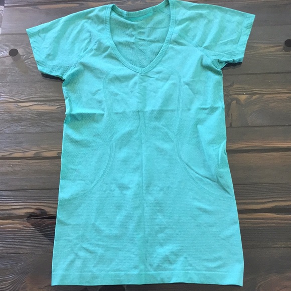lululemon athletica Tops - Lululemon Swiftly size 6